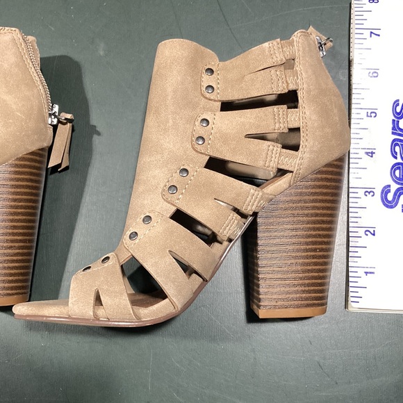 NWOT SEXY INDIGO RD Cutout BOOT SHOES Sz 5M; Tan Suede; Open Toe; Zipper entry - Picture 6 of 8